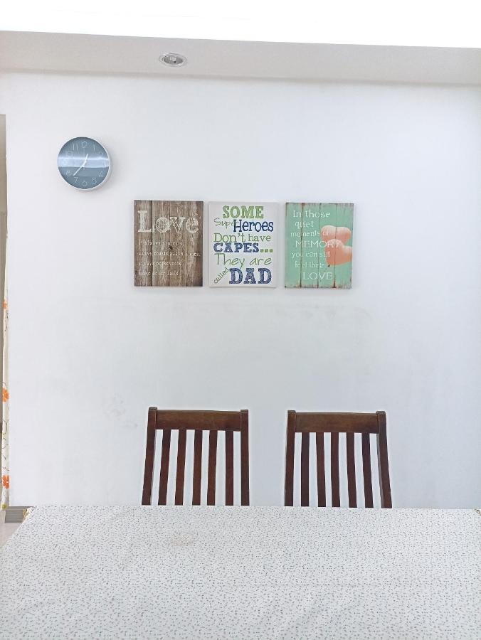 Tropika Homestay Bangi With 3 Bedrooms Kajang Buitenkant foto